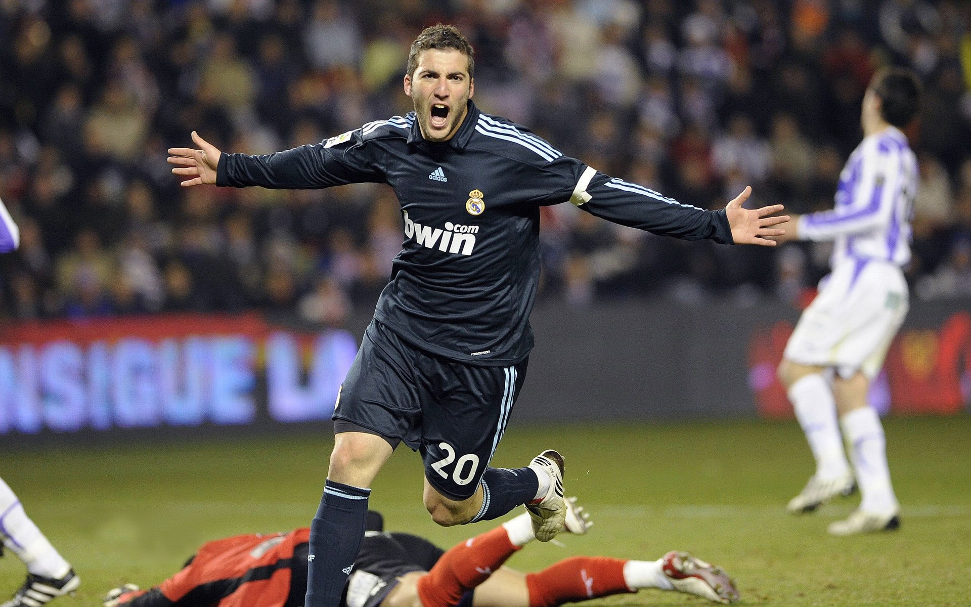 九游博彩-西甲经典场面：连续十分钟攻势如潮，西甲联赛连胜纪录